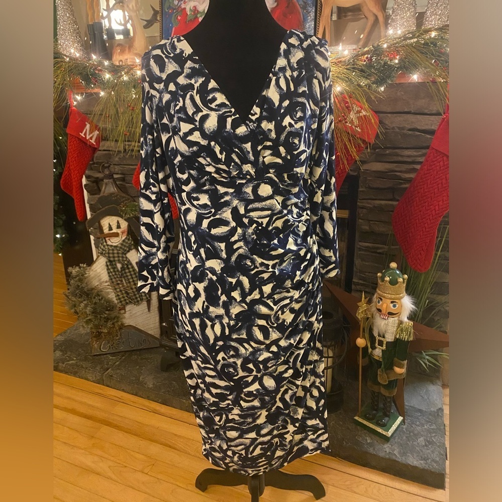 LRL Blue and White 3/4 Sleeve Abstract Faux Wrap Stretch Dress Size 14 - Picture 3 of 6